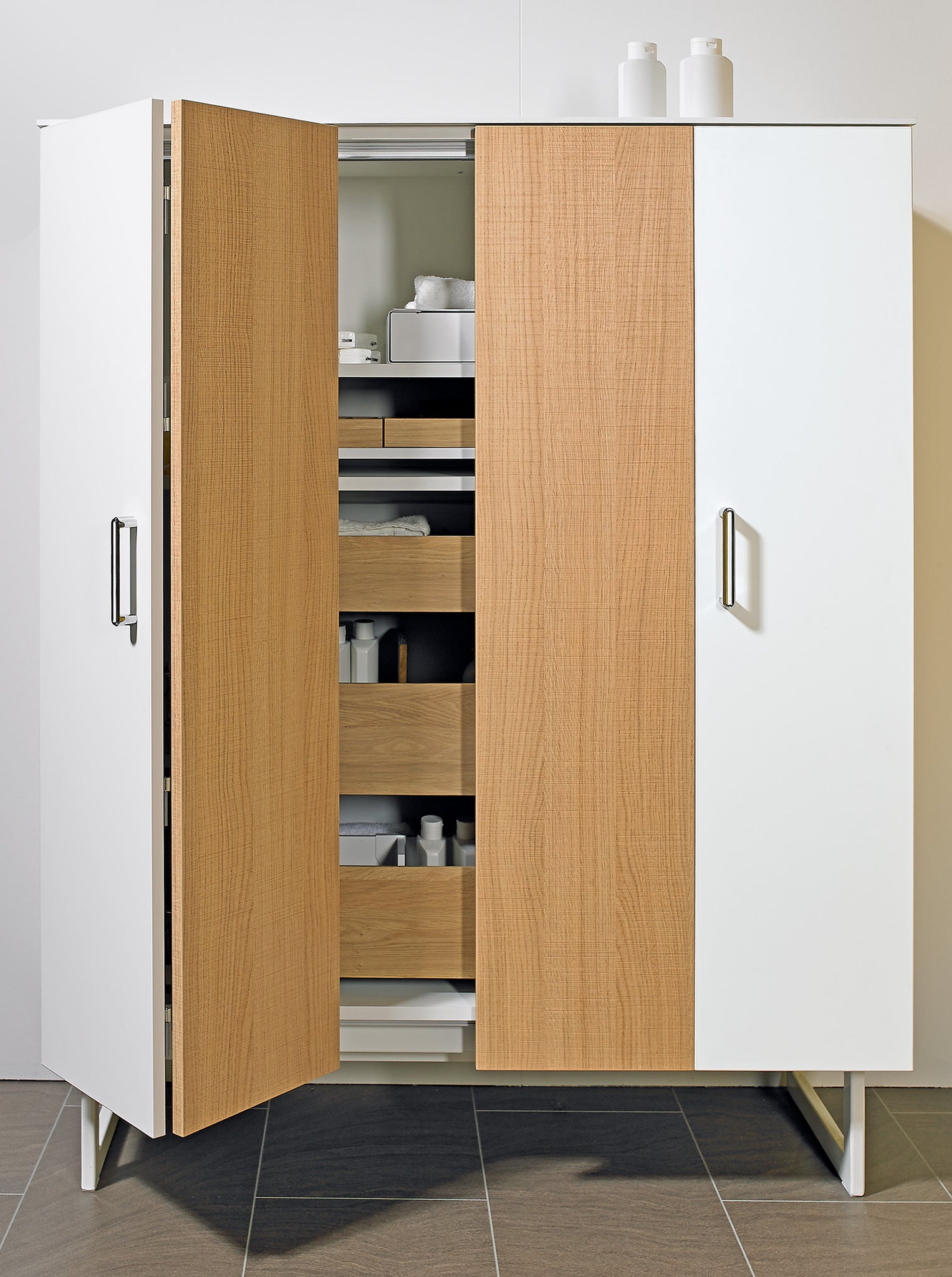HETTICH WINGLINE 780 – FOLDING DOOR SYSTEM