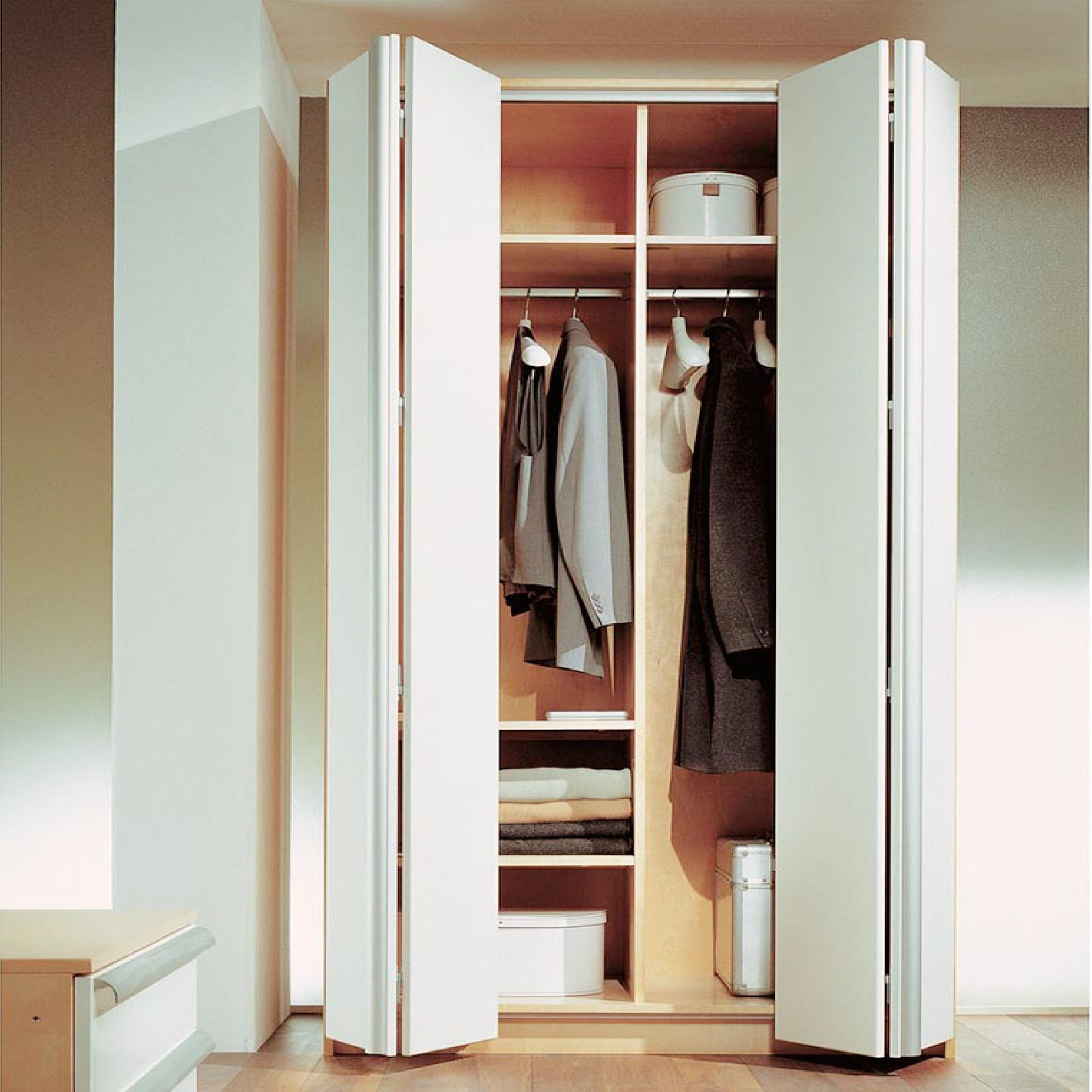 HETTICH WINGLINE 77 / 770 – FOLDING DOOR SYSTEM